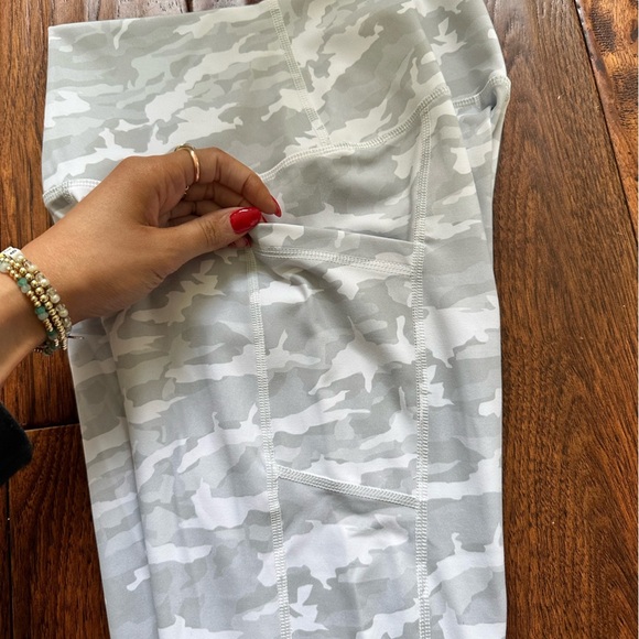 90 Degree by Reflex Lux Camo Side Pocket Leggings Size S - Picture 6 of 7